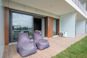 Liiiving in Porto - Dragao Pool View Apartments